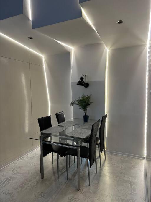 P-122 Piotrkowska Apartment. Lodz  Luaran gambar